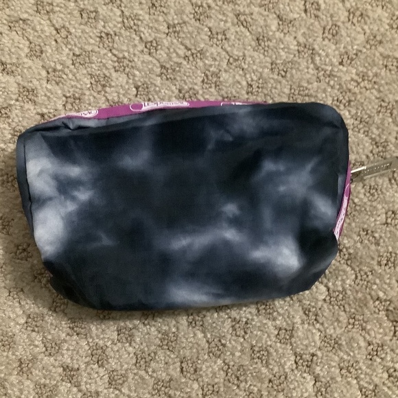*NWOT* Small Makeup Pouch - Picture 2 of 2